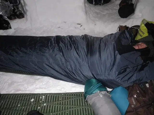 yukiyama sleepingbag01 6 【2026冬用寝袋】おすすめコスパ最強シュラフをご紹介！登山・キャンプ用でモンベル・イスカ・ナンガ・タケモの体験談＆スペック比較