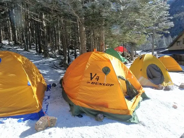 yukiyama sleepingbag04 【2026冬用寝袋】おすすめコスパ最強シュラフをご紹介！登山・キャンプ用でモンベル・イスカ・ナンガ・タケモの体験談＆スペック比較